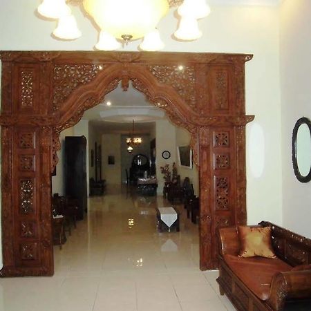 Griya Putri Dewi Guesthouse ยอกยาการ์ตา ภายนอก รูปภาพ