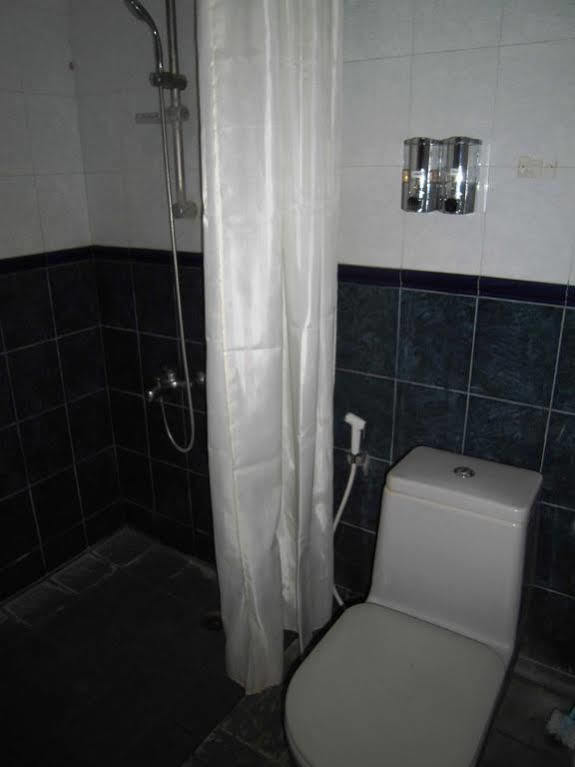 Griya Putri Dewi Guesthouse ยอกยาการ์ตา ภายนอก รูปภาพ